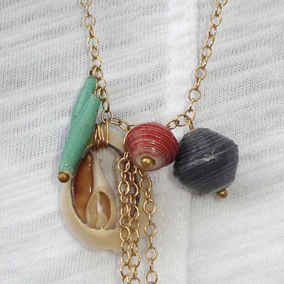 FRESH PRODUCE handmade by 31 Bits Seashell necklac - Picture 3 of 5